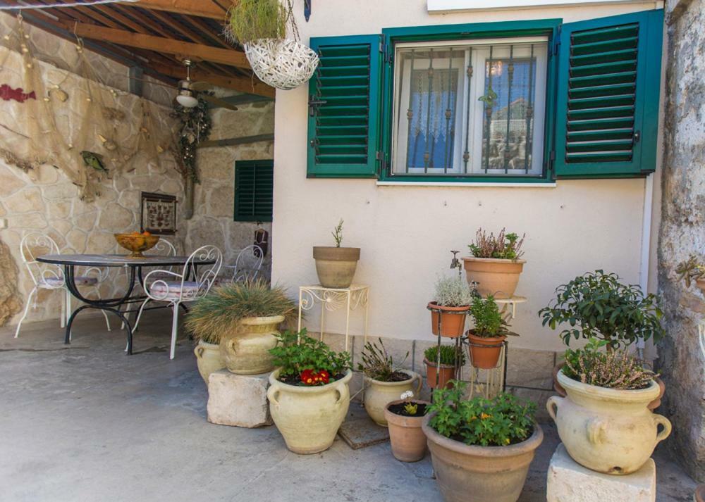 Apartment Antica With Yard & Bbq 스플리트 외부 사진