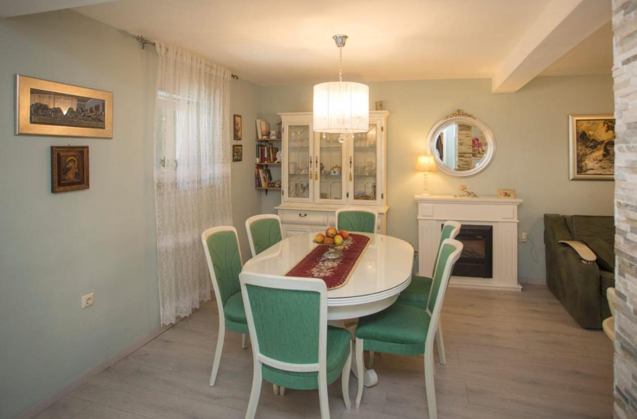 Apartment Antica With Yard & Bbq 스플리트 외부 사진